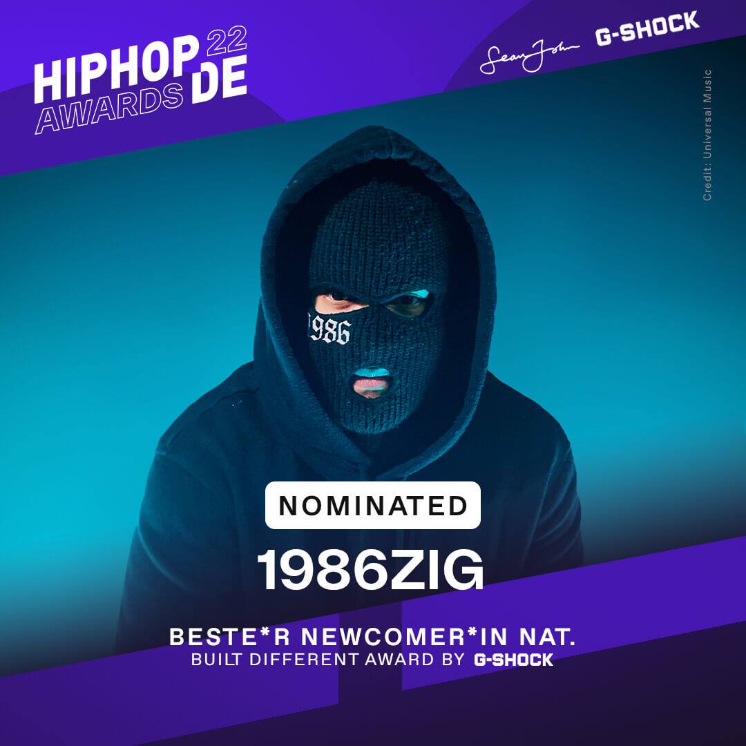Rapper 1986ZIG mit schwarzer Maske und schwarzem Hoodie war als bester Newcomer national nominiert