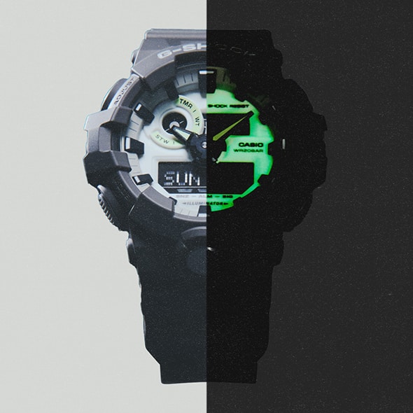 Die DW-6900HD-8 halb im Schatten, in dem man das leuchtende Zifferblatt sieht