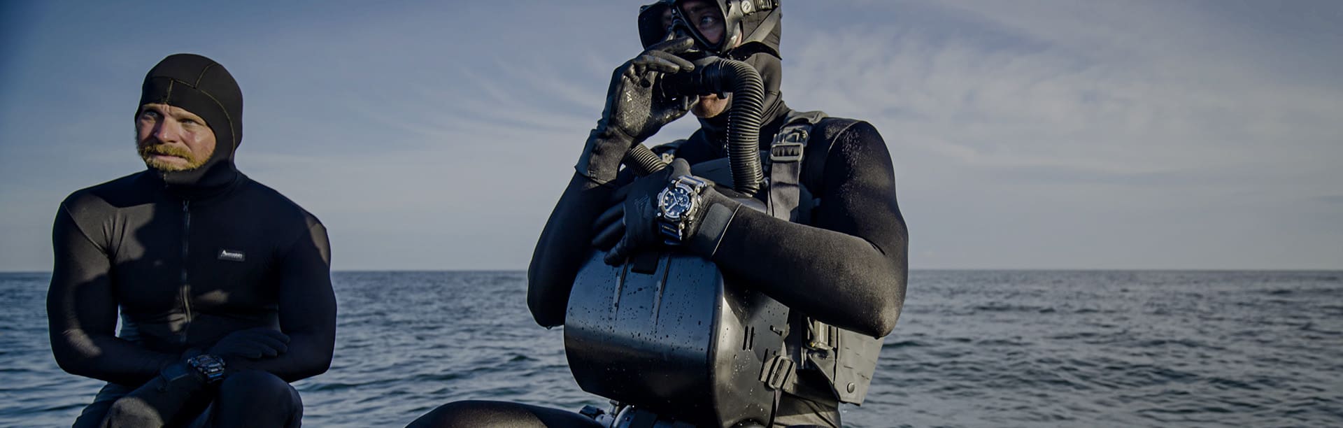 Diver preparing to dive