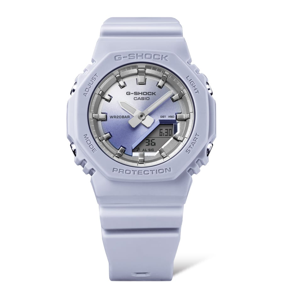 Die G-SHOCK GMA-P2100SG-2A mit hellblauem Resin-Armband und einem blauen Zifferblatt mit Farbverlauf.