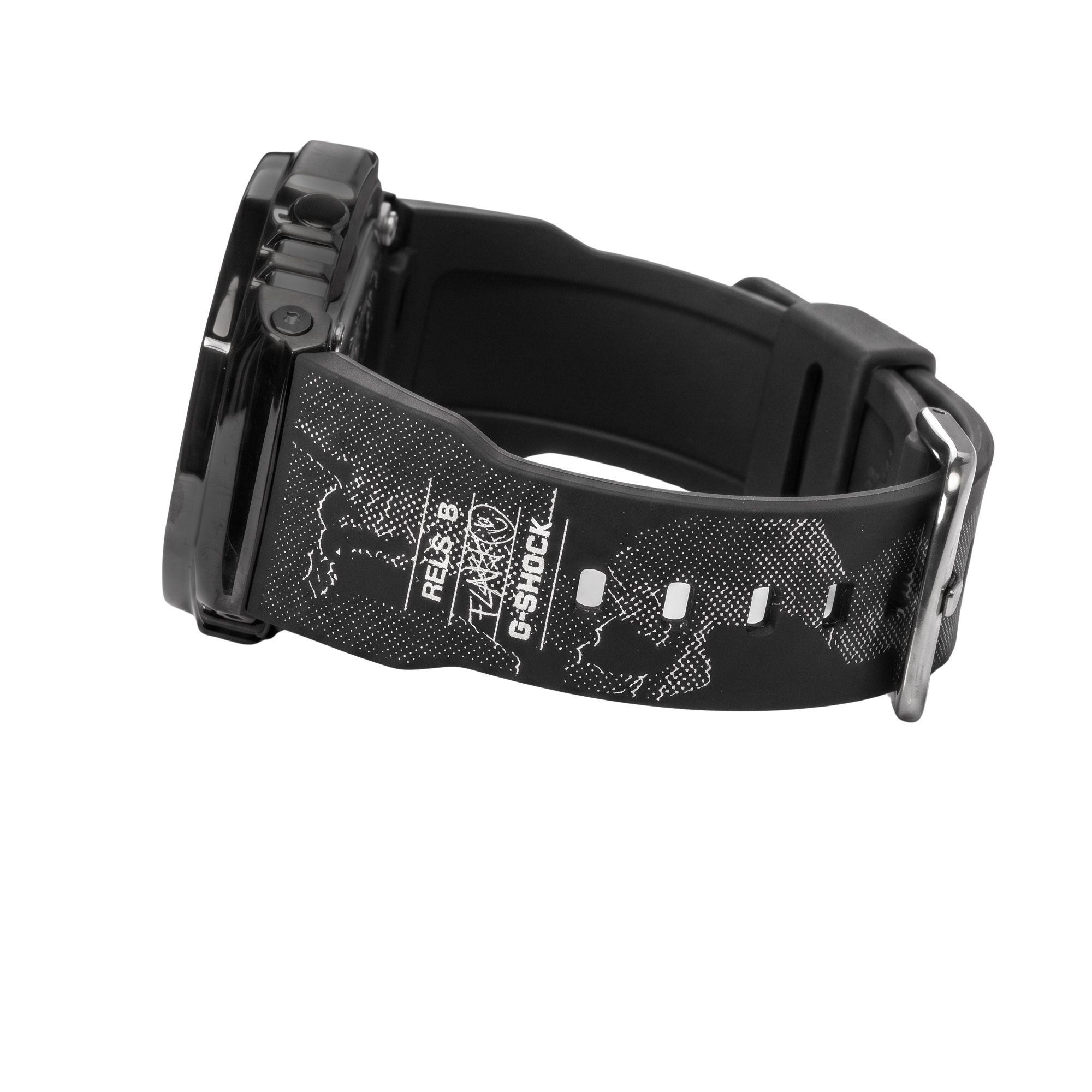 Detalle del bisel metálico y la esfera del reloj G-SHOCK GM-S2110, con acabado urbano y sofisticado