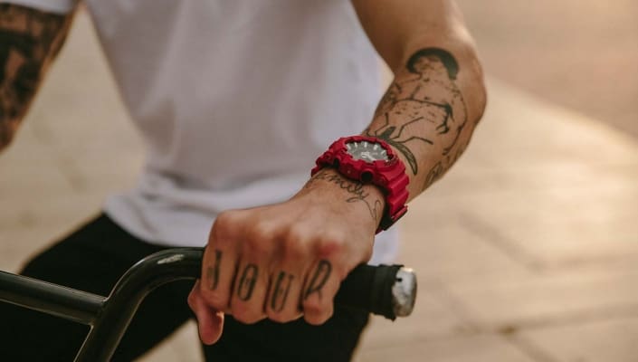 Centrarse en el modelo de colaboración entre G-SHOCK y Stash