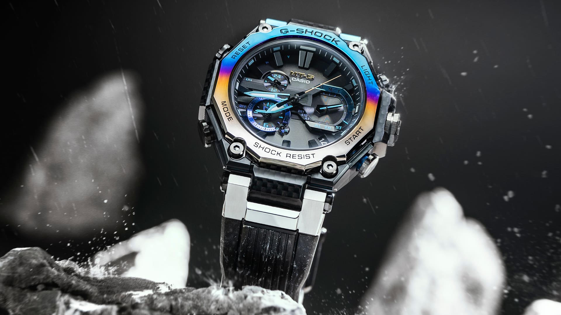 El MTG-B2000Yst-1AER con bisel de color bajo la lluvia