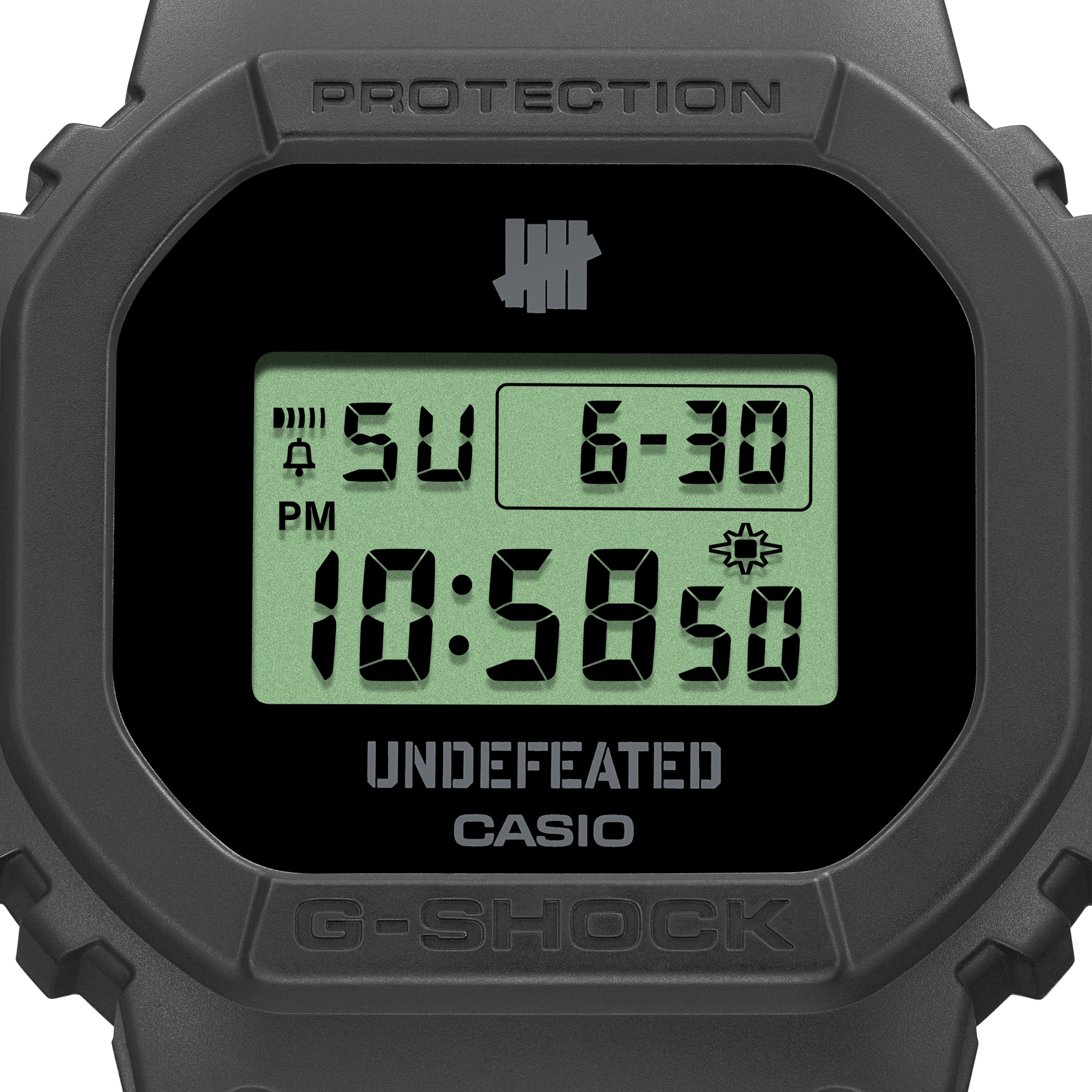 Detailed view of the green LCD display of the DWE-5600UD-1