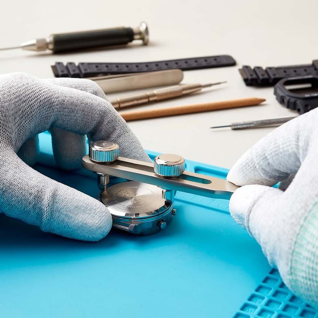 restorer removing gshock back cover