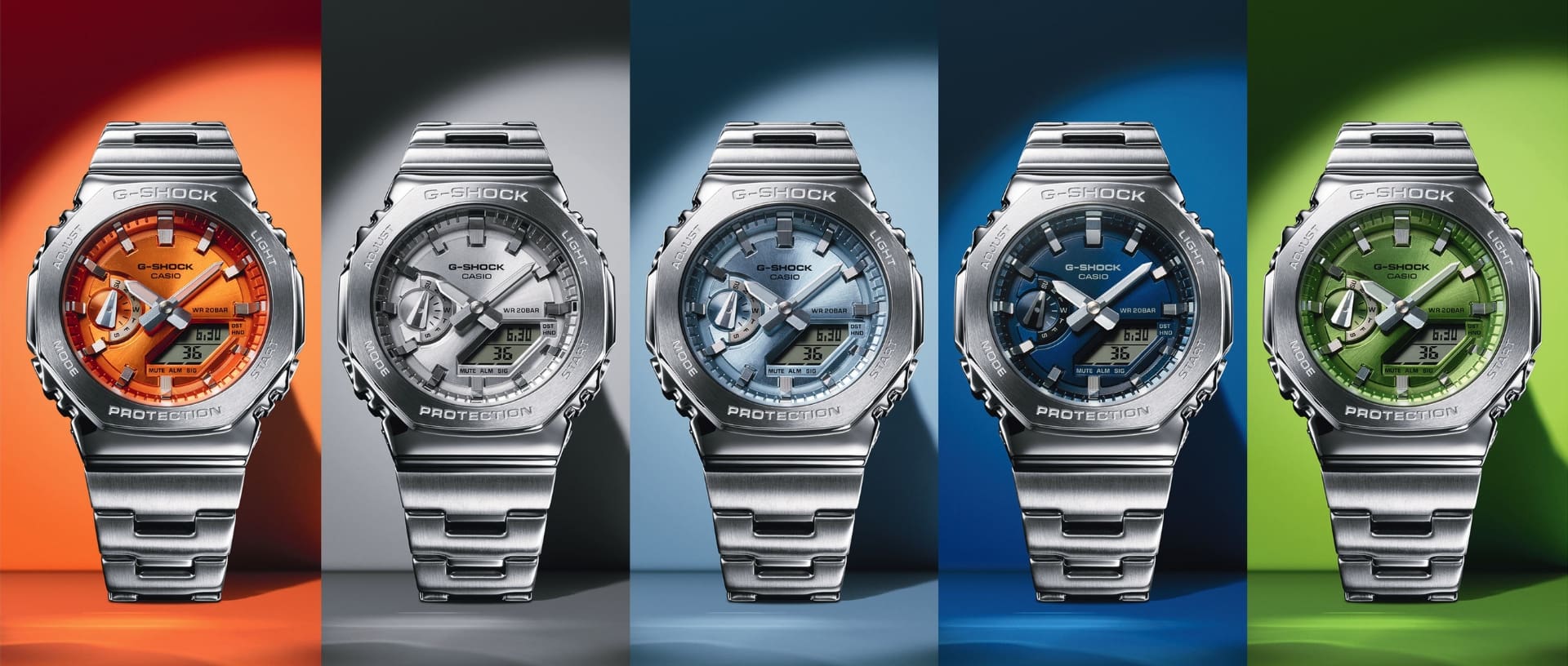 Les cinq montres GM-2110D avec les affichages colorées