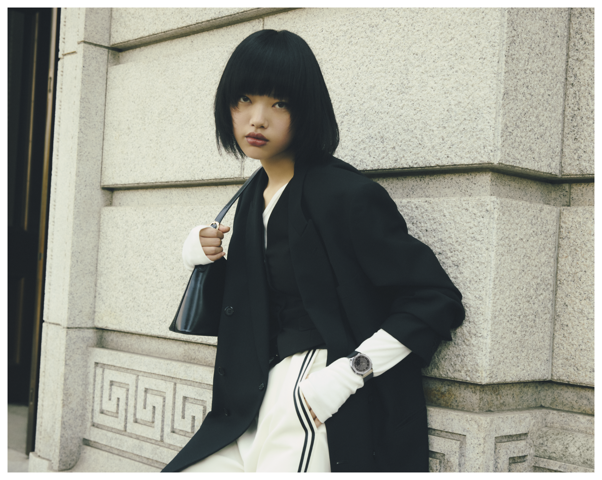 Image of a woman wearing GM-S2110-1A1.