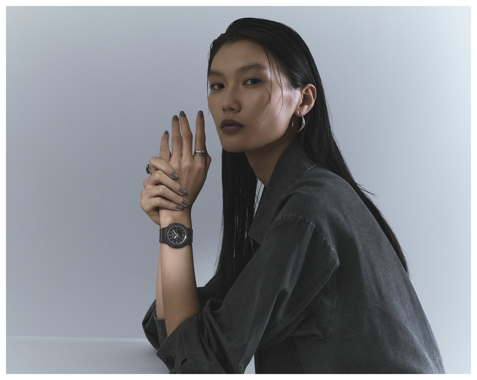 Image of a woman wearing GMA-P2110-1A.