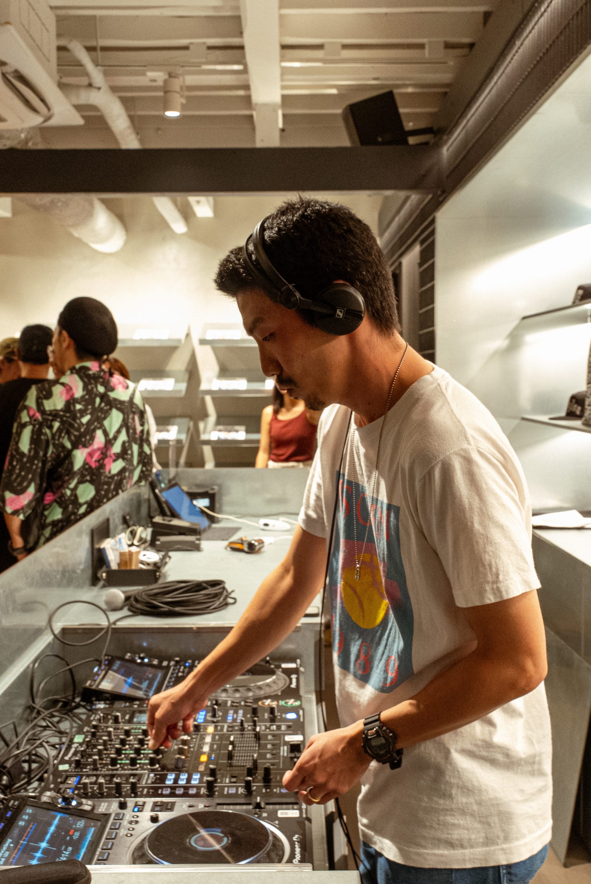 DJ photo