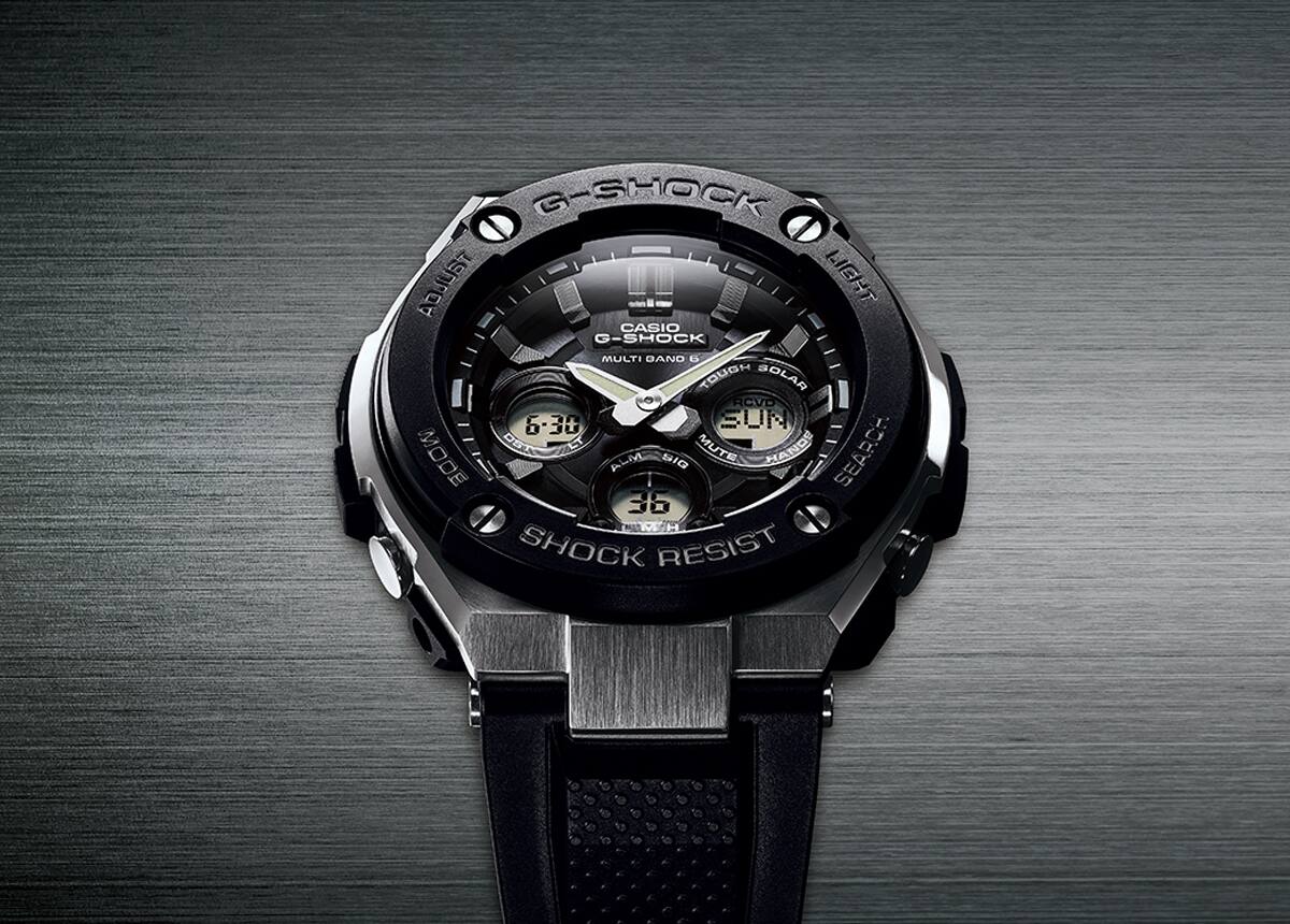 美品 生産終了 CASIO G-SHOCK GST-W130BC デカGブラック CASIO G-SHOCK☆ GST-W130BC☆G-STEEL☆数回使用品 初の