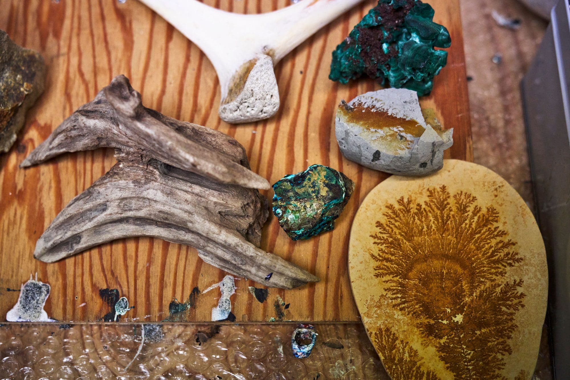 A photo of objects on a desk.