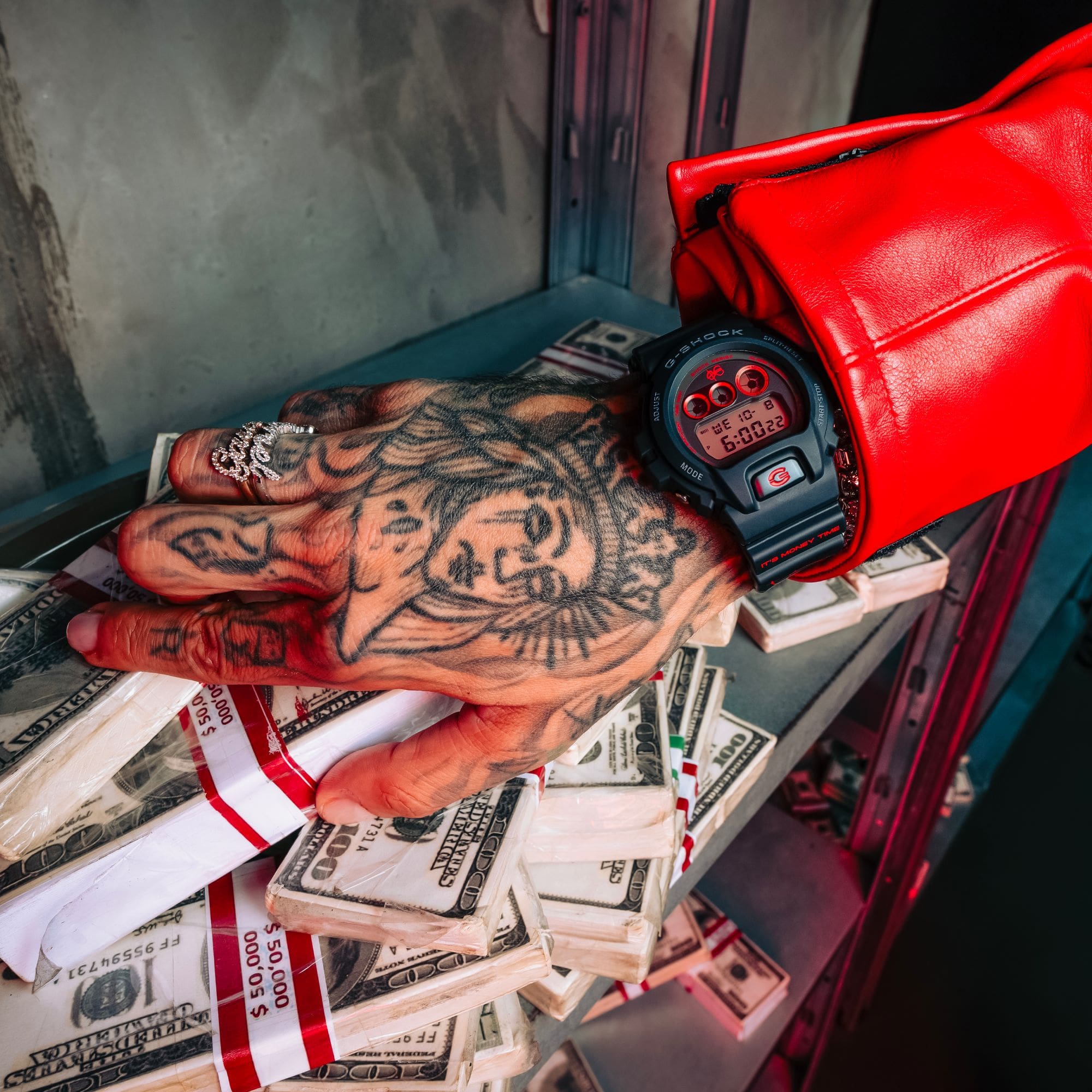 Orologi della collaborazione tra G-SHOCK e Sfera Ebbasta in nero