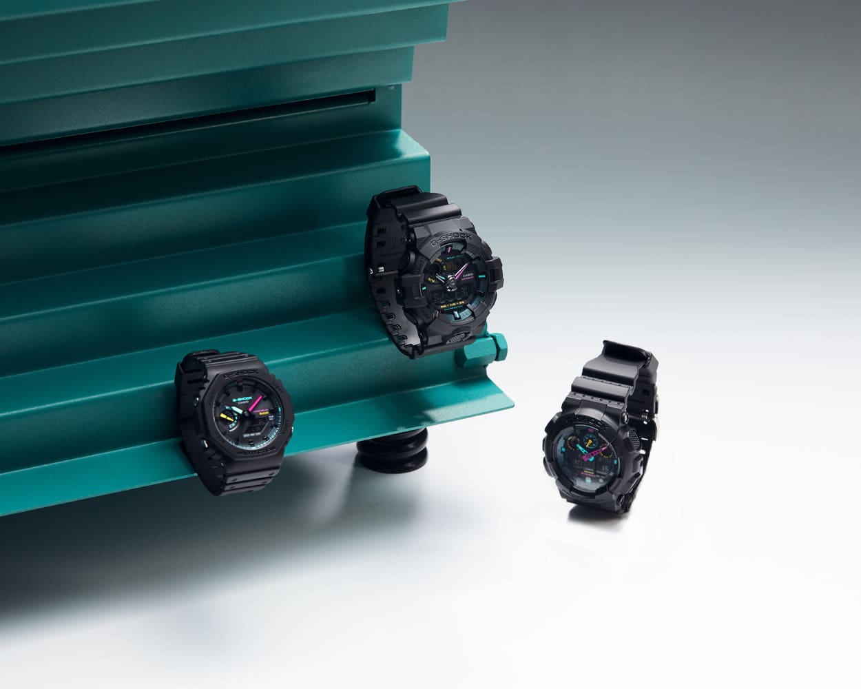 新品 CASIO Collection グリーンカラー デイトアナログモデル レトロなデザインとタフネスな機能性が融合した“Multi