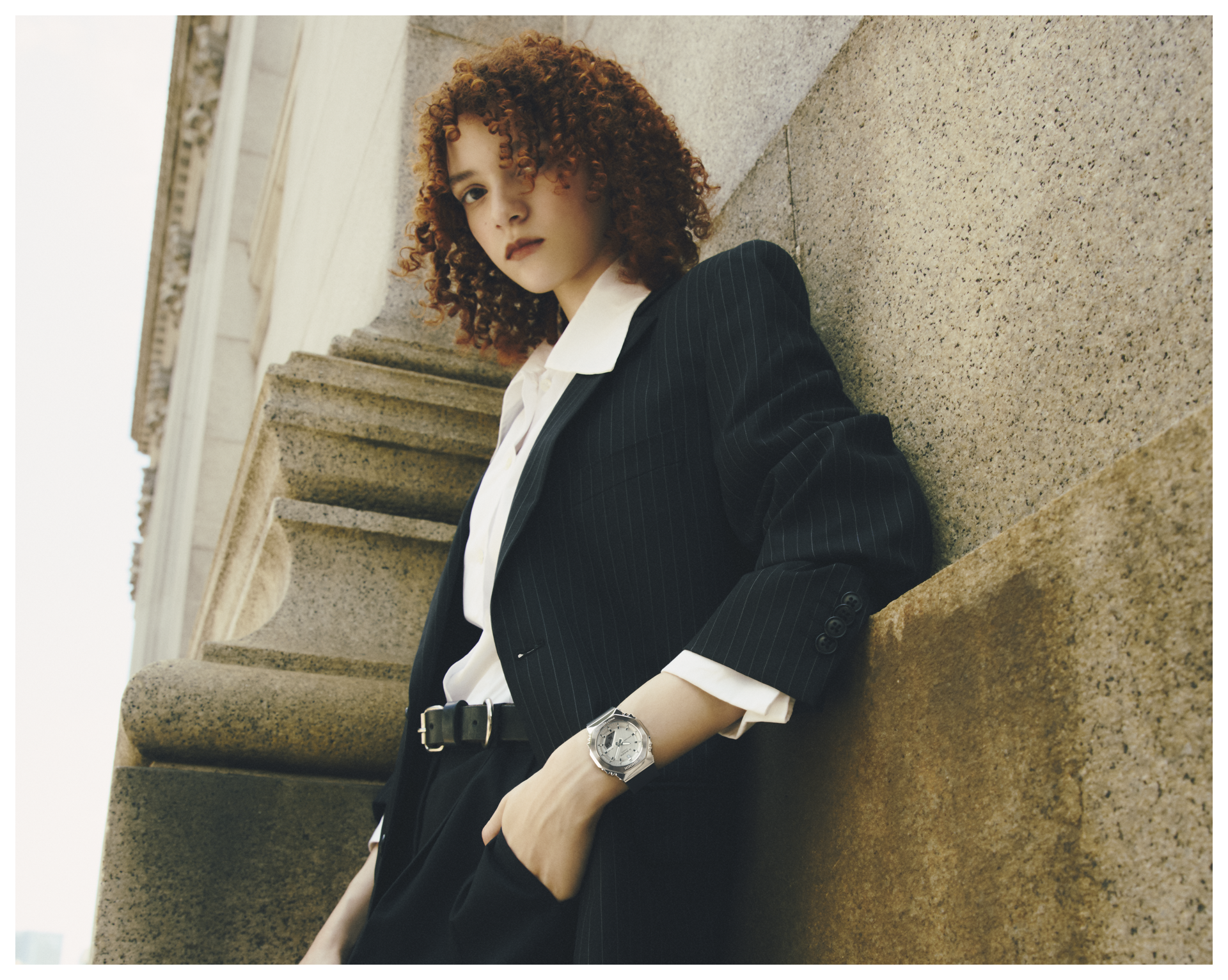 GM-S2110-1A7を着けている女性の画像