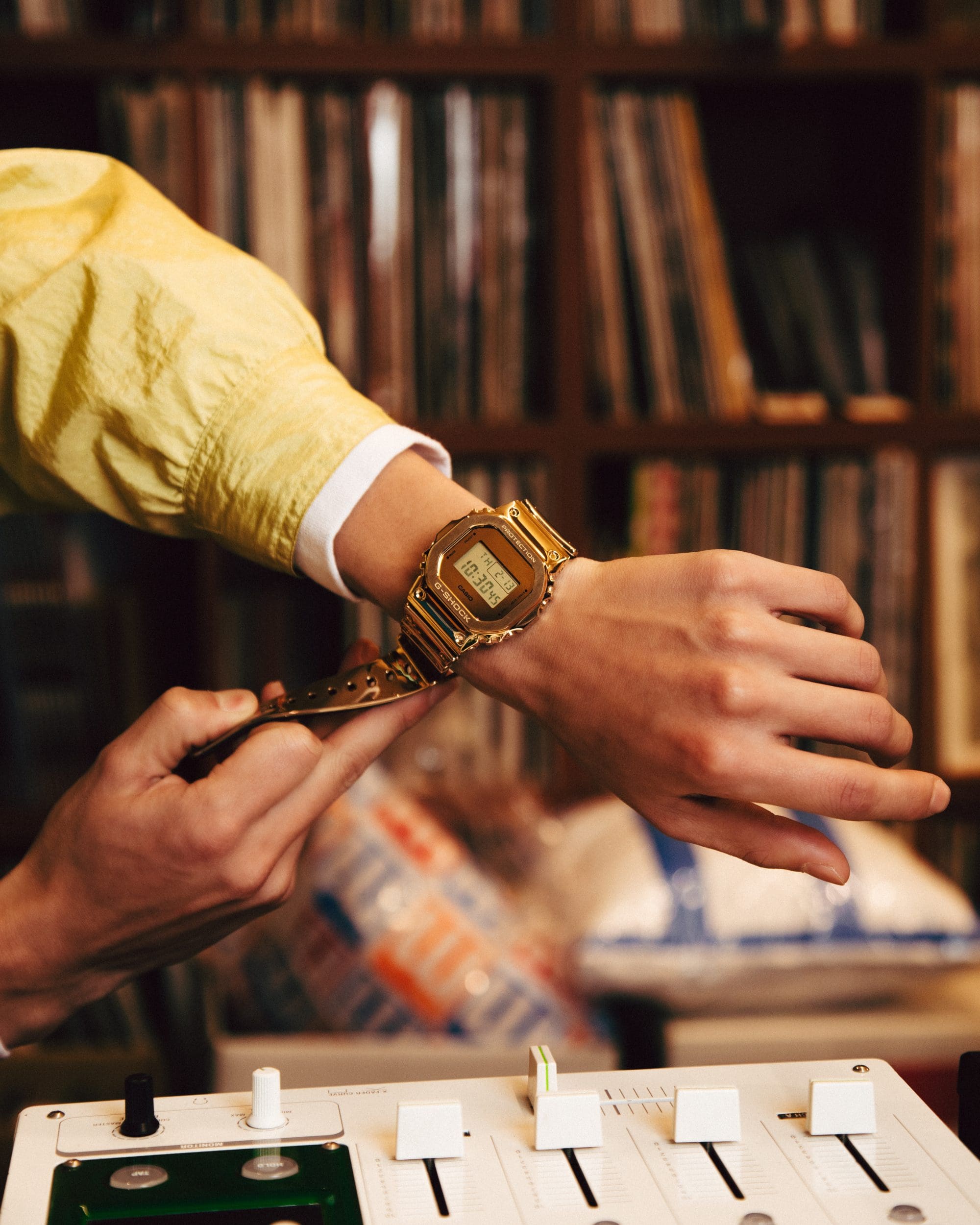 G-SHOCK FINE LLIC SERIES 限定カラー ゴールド 未踏の領域に進出するG-SHOCK - FINE METALLIC SERIES