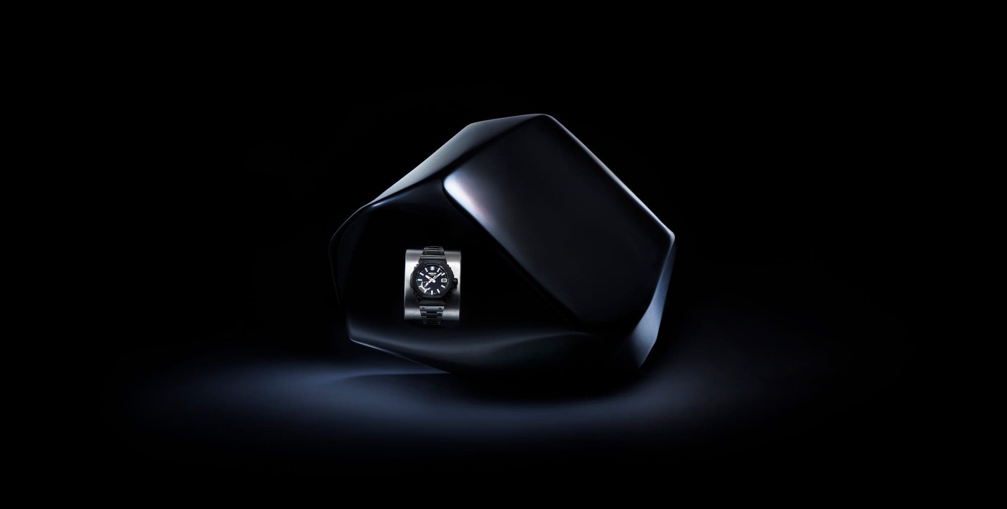 សិល្បករសហសម័យបង្កើតស្នាដៃ​សិល្បៈជាមួយ MR-G