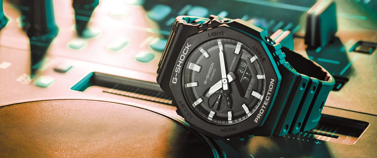 GA-2100_Lifestyle_PC