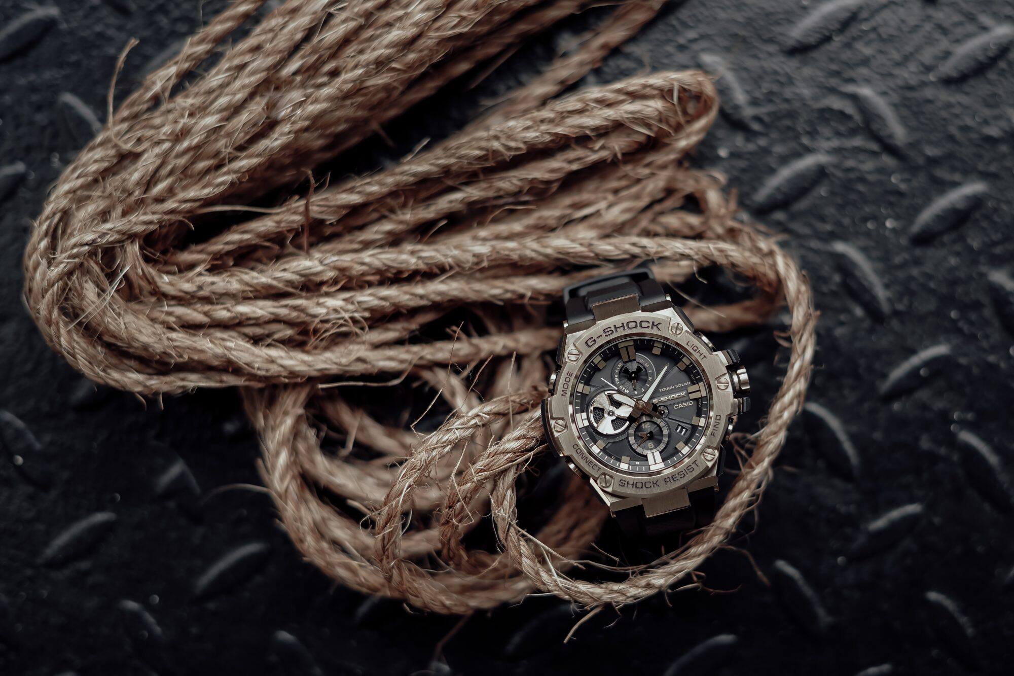 Black-Gold-G-Steel_GST-B100GB-1A9-1