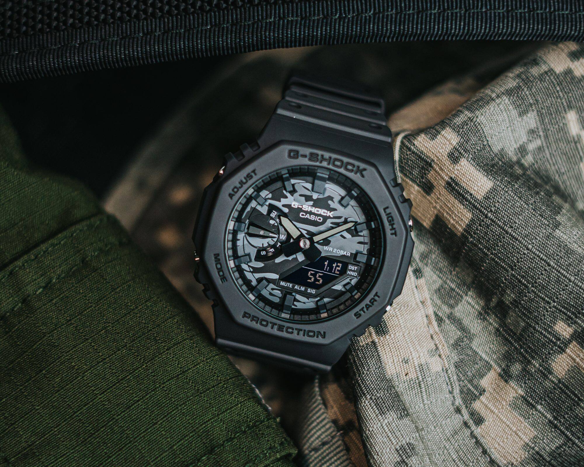 Camo Dial Utility_GA-2100CA-8A_Lifestyle