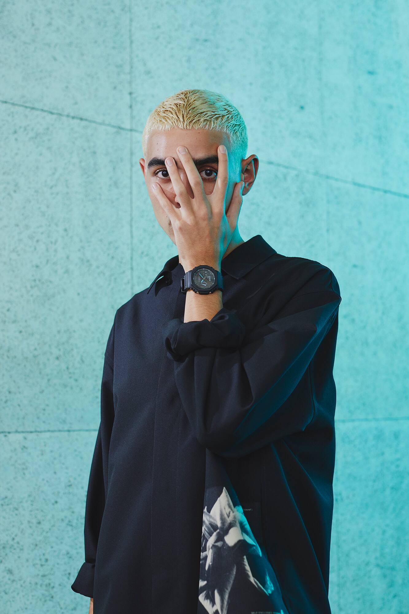 GA-2100_Neon Accent_Lifestyle_1