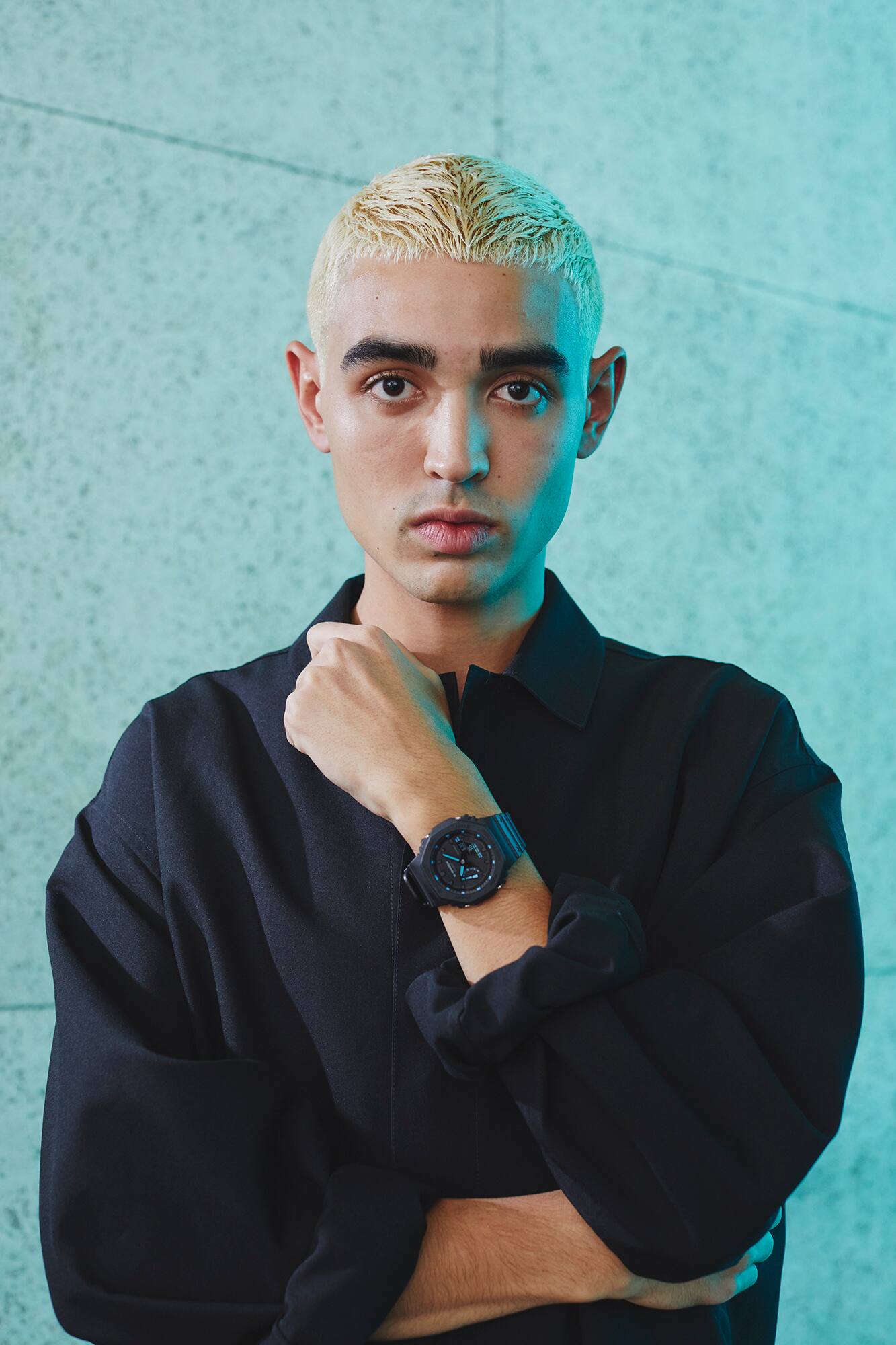 GA-2100_Neon Accent_Lifestyle_3