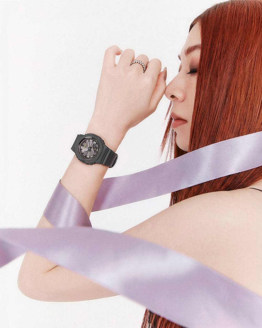 Ran Tondabayashi's bust-up shot with the G-SHOCK GMA-P2126W on her wrist