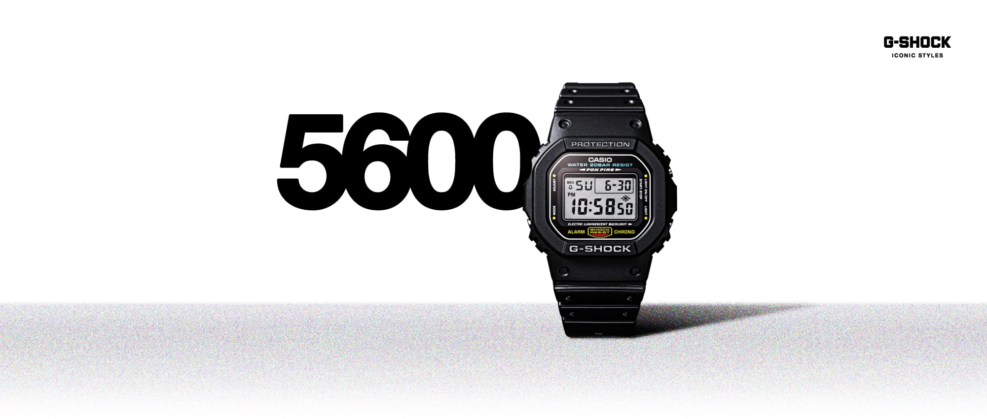 Het G-Shock 5600 digitale horloge met rechthoekig display en zwarte kunststof band