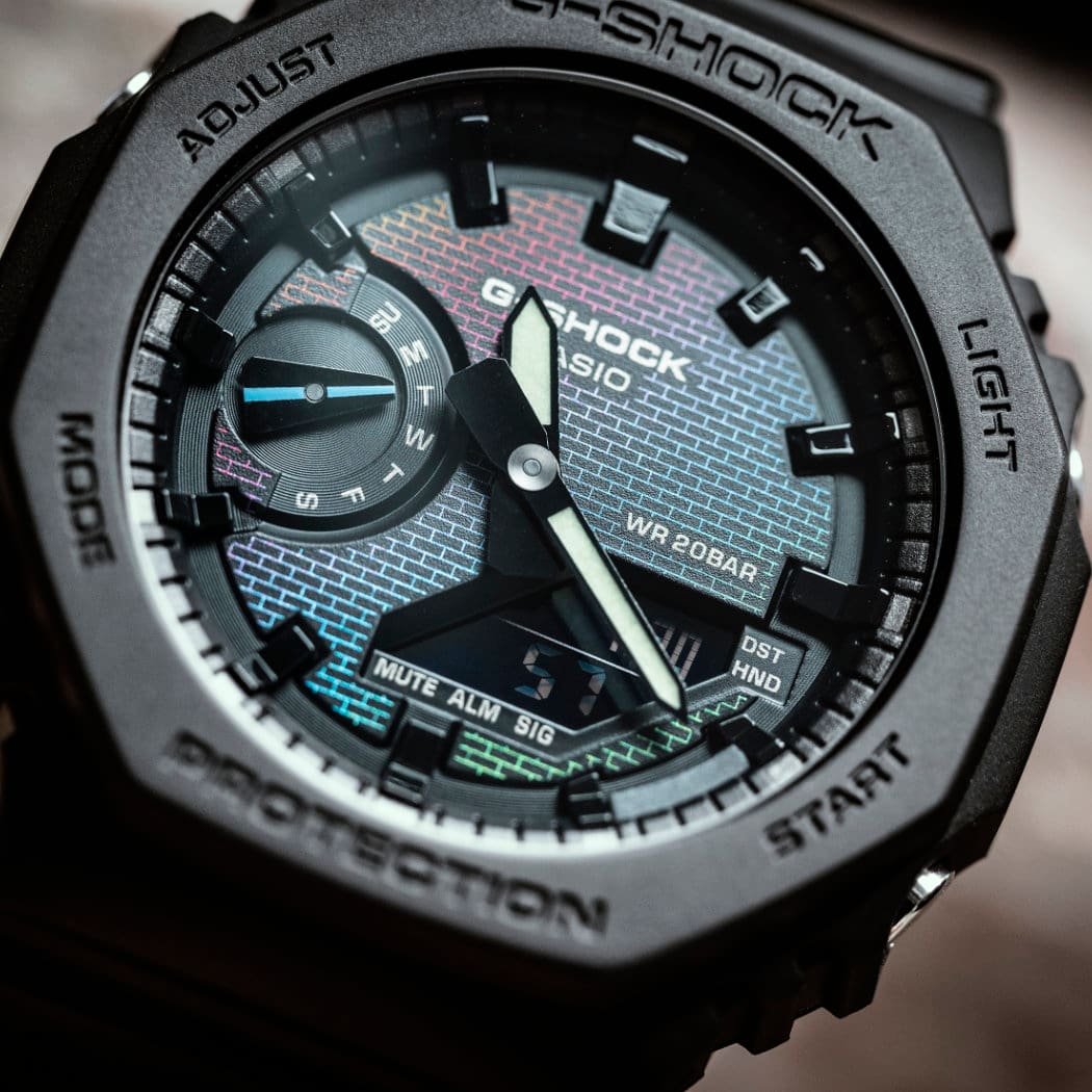 O relógio GA-2100RW-1AER da G-SHOCK com uma luneta de resina preta