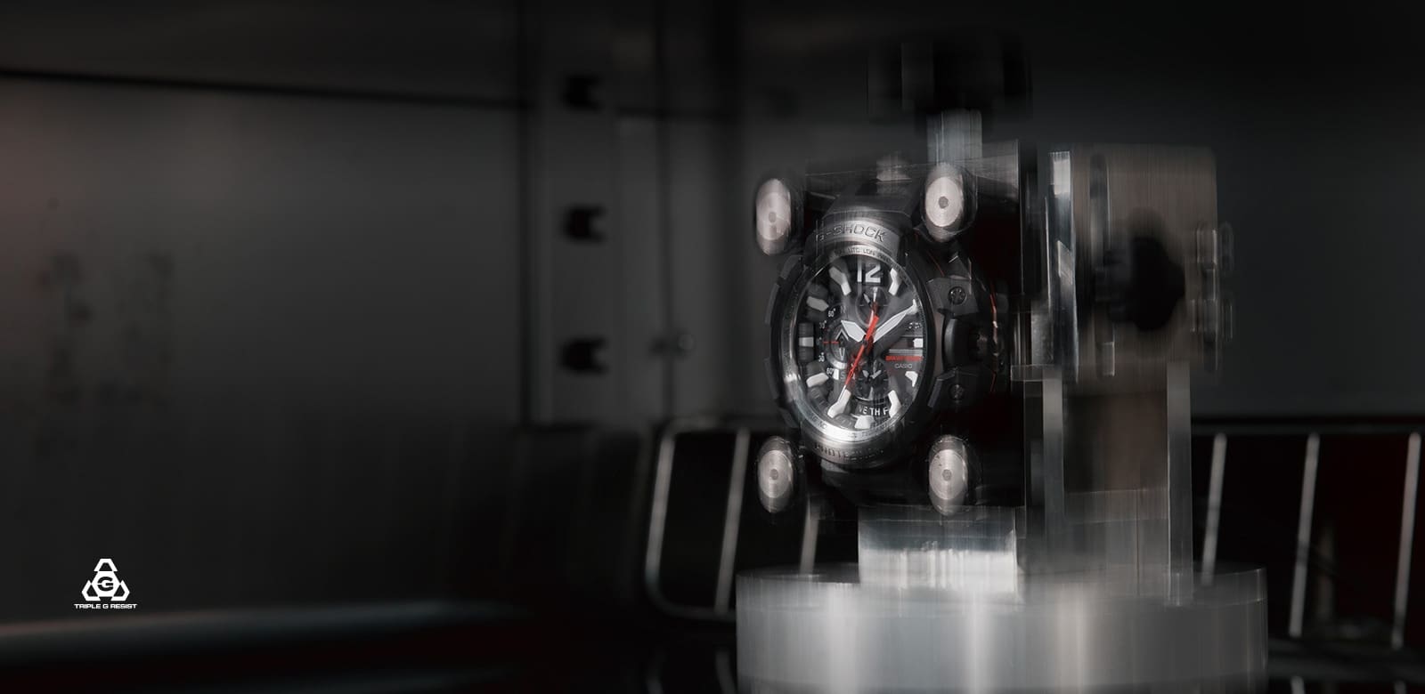 Triple G Resist G-SHOCK Triple G Resist numa prensa hidráulica