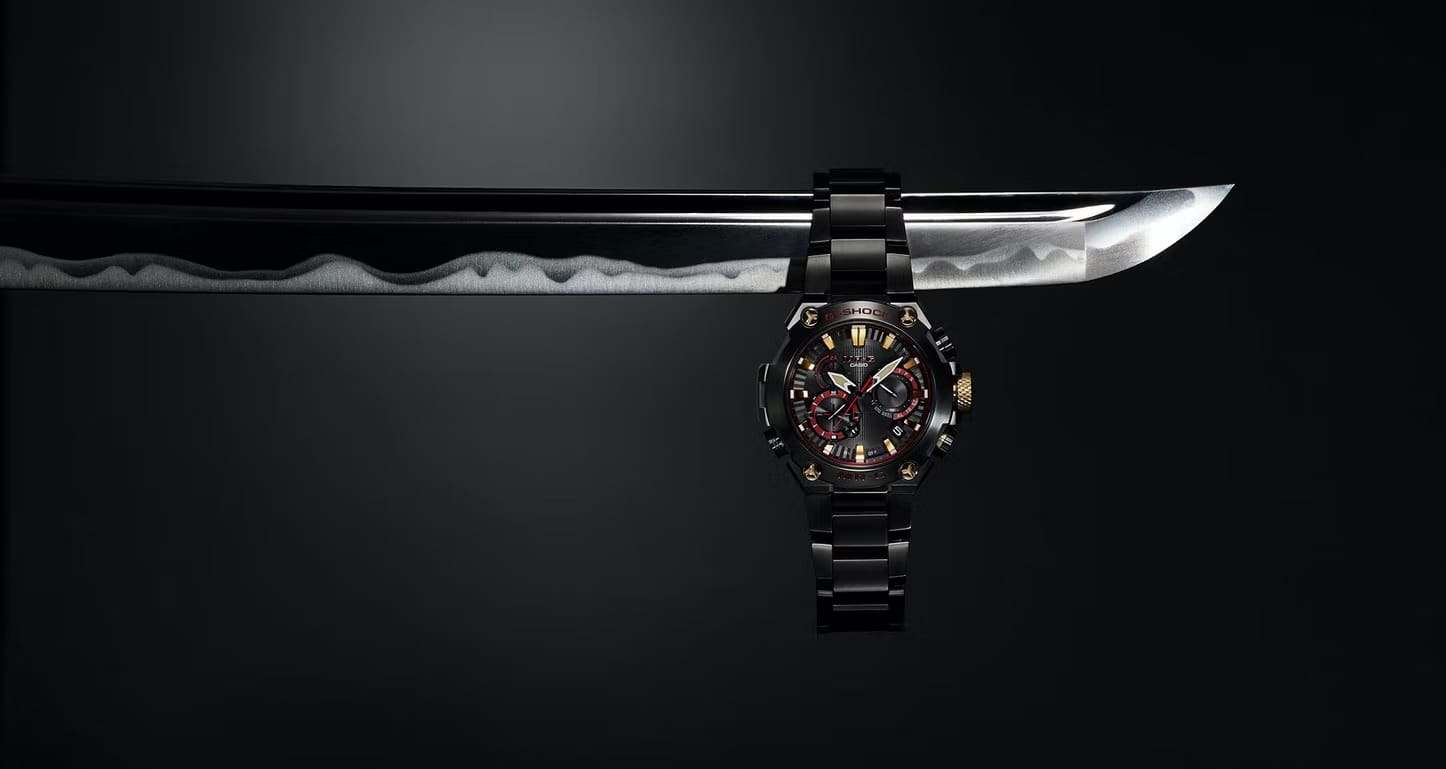 Hodinkee_MRG-B2000B_Akazone Samurai