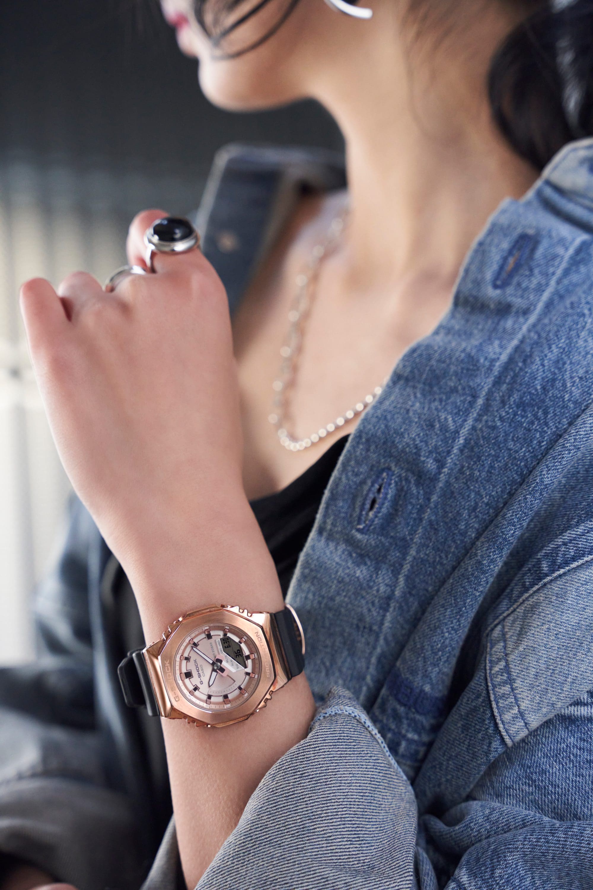 Stylish-with-G-SHOCK_GM-S2100PG-1A4-Lifestyle 2