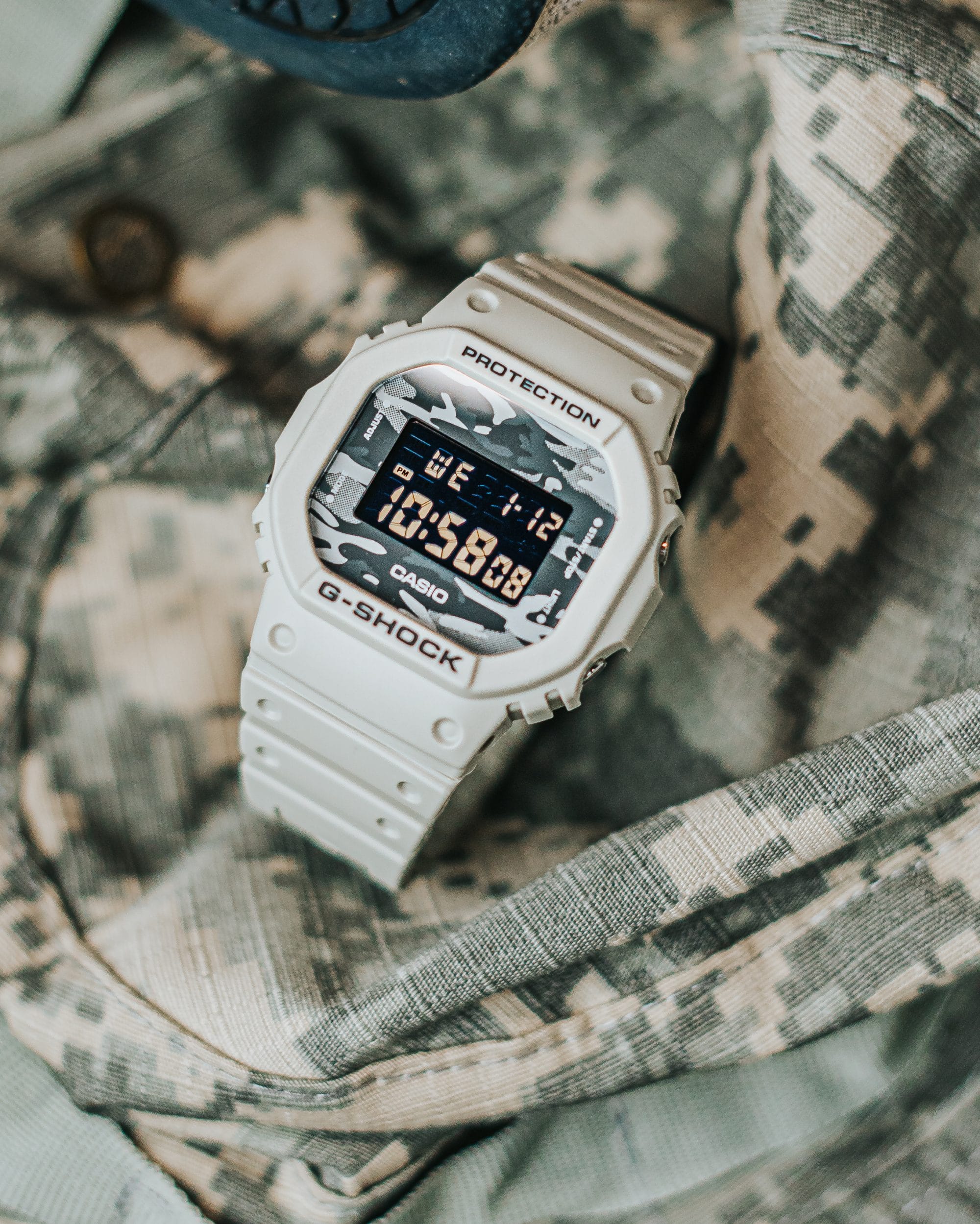 Camo Dial Utility_DW-5600CA-8A_Lifestyle