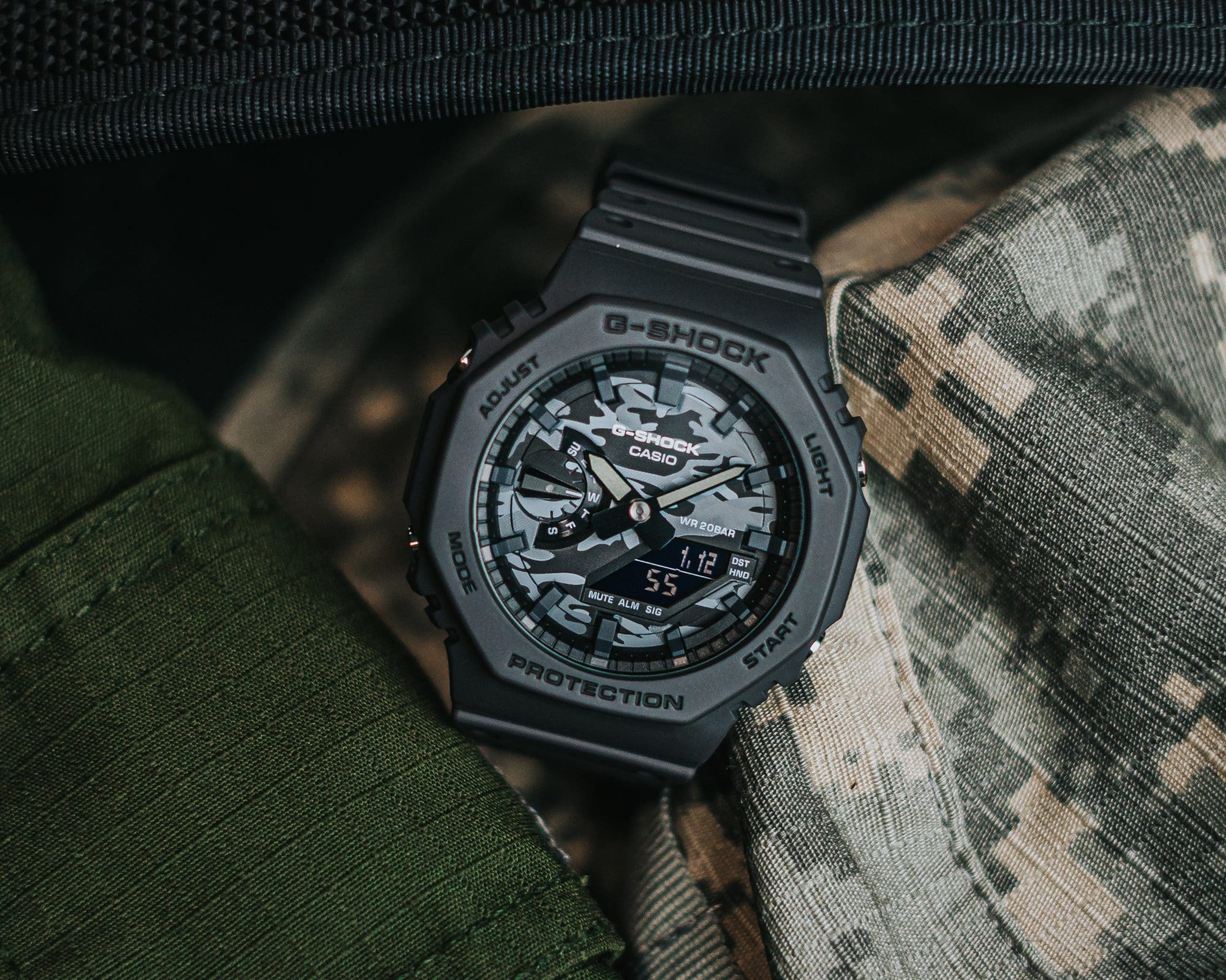 Camo Dial Utility_GA-2100CA-8A_Lifestyle