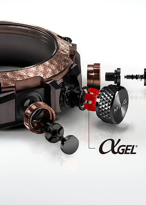 A double hardening process to preserve the beauty of titanium