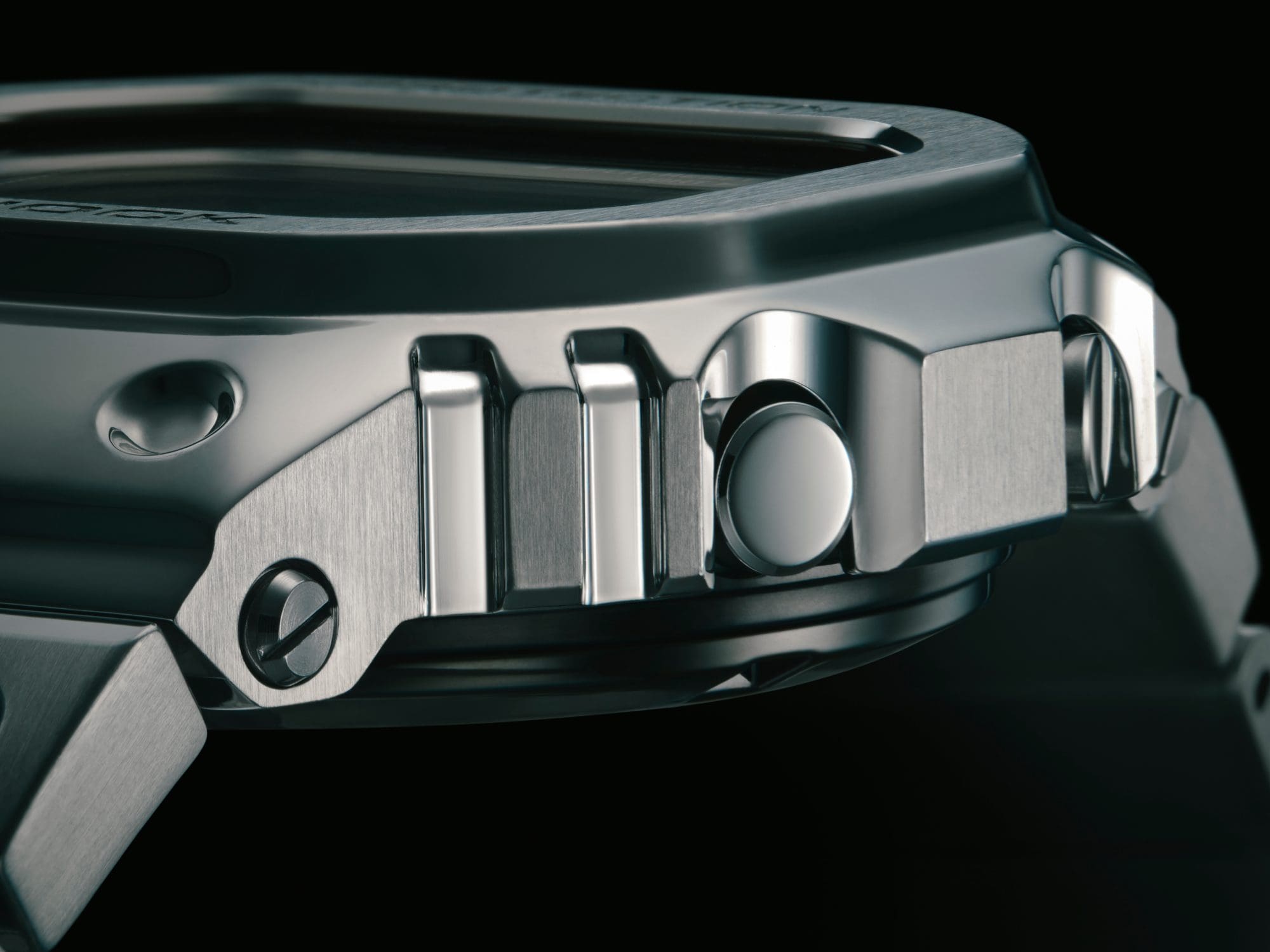 Full Metal 5000 case side image