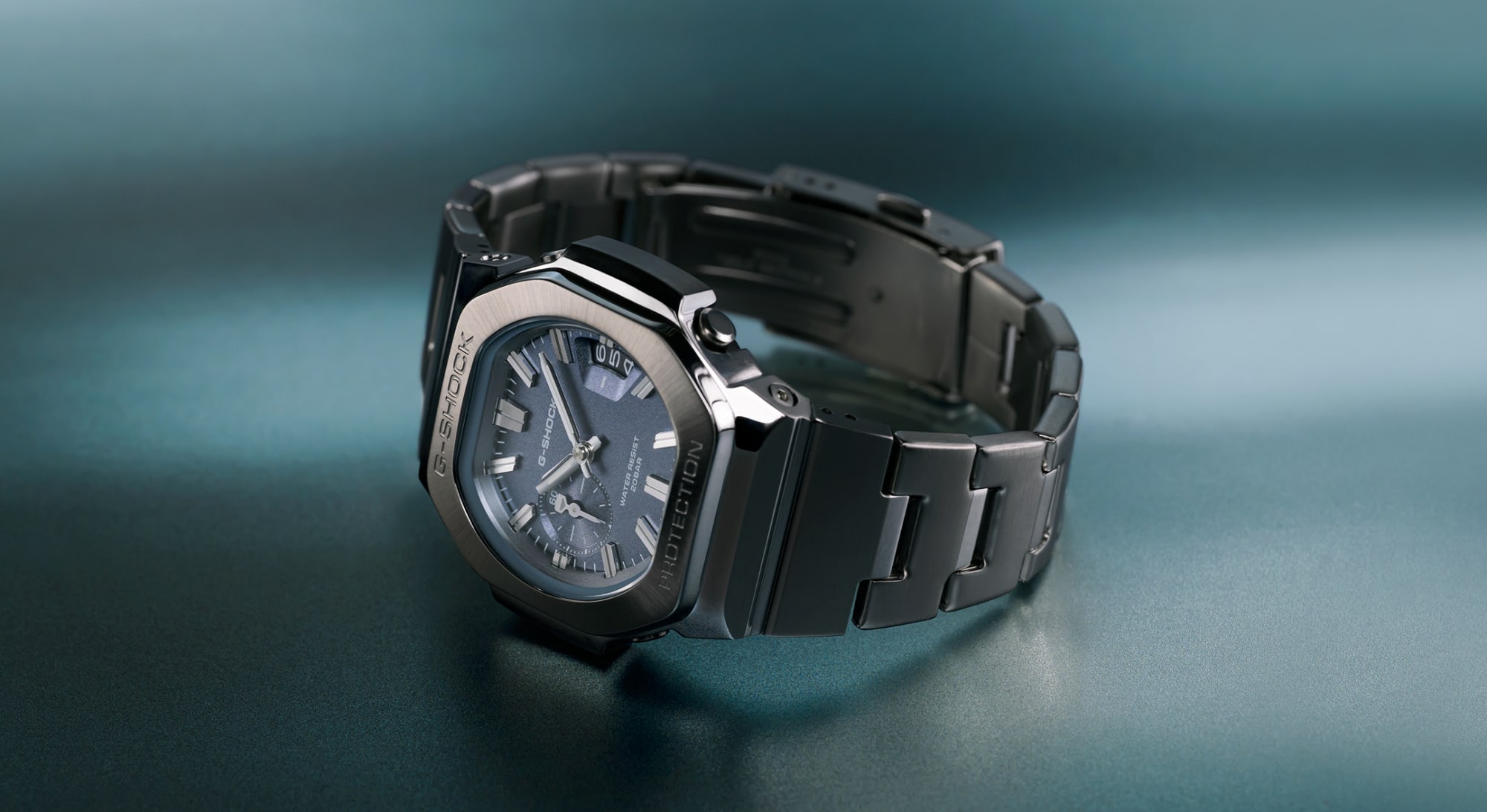 Full-view photo of the G-SHOCK GMC-2500D-1A