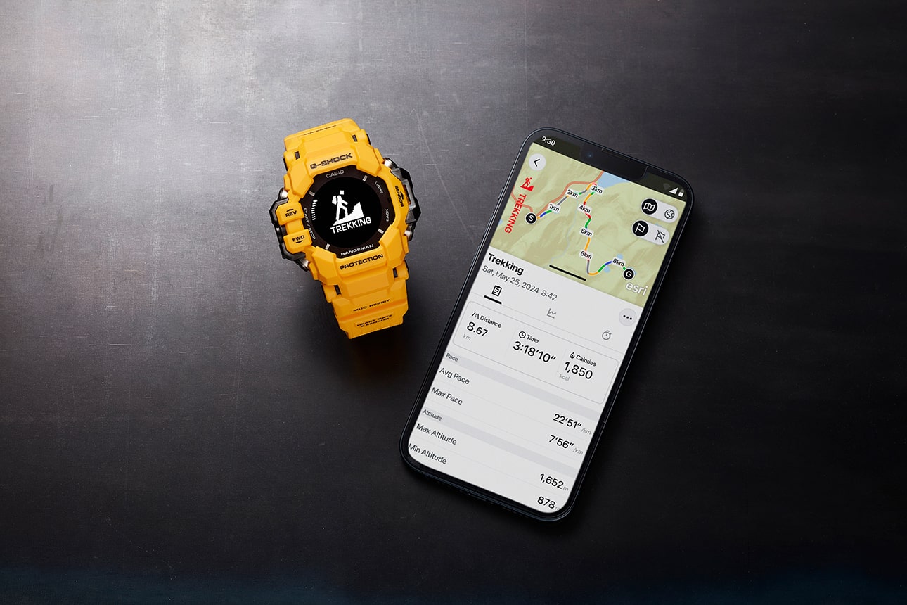 G-SHOCK Rangeman GPRH1000 outdoor watch denoting GPS signal reception and Bluetooth® connectivity