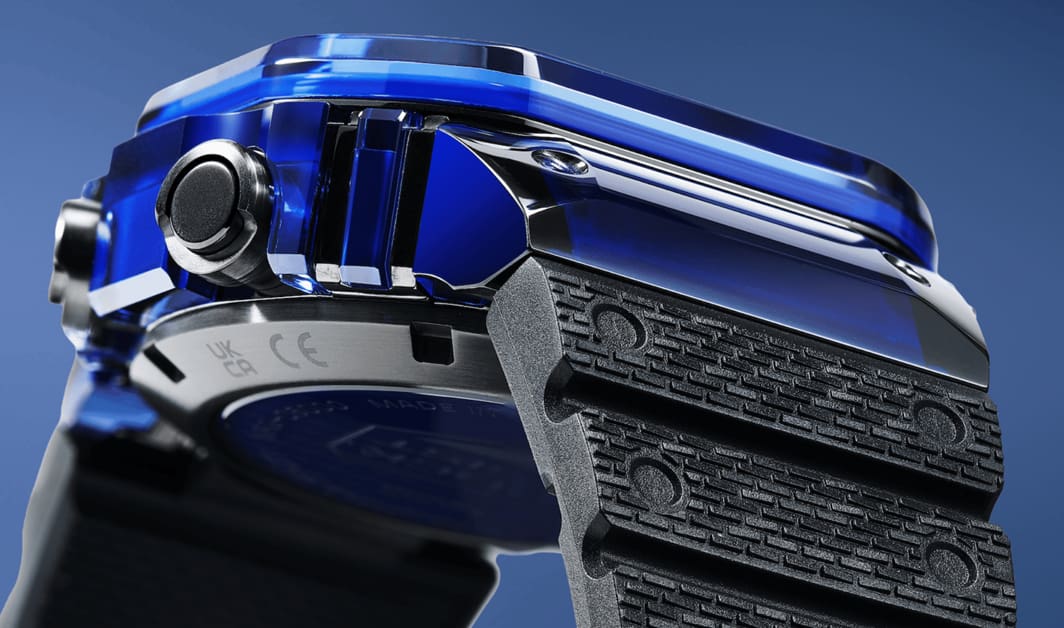 Side profile of the blue MR-G case and textured band.