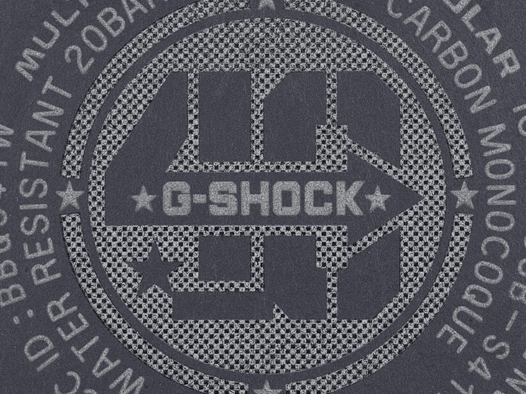 Großaufnahme des Gehäusebodens einer GCW-B5000UN-Jubiläumsuhr mit 40-Jahre G-Shock-Gravur