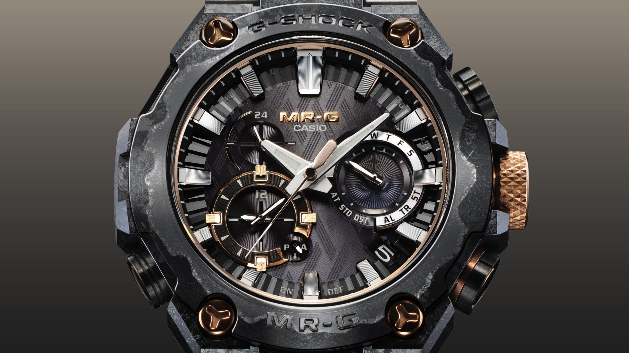 Nahaufnahme des MRG-B2000JS Zifferblatts mit Diamantenmuster.