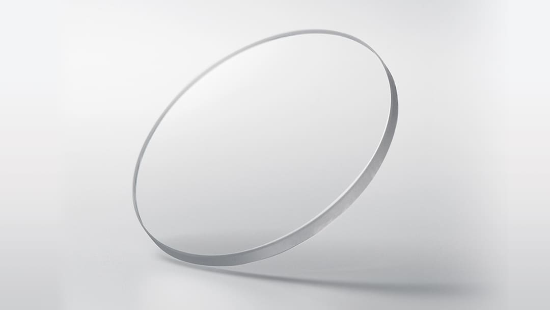 Rundes, hochtransparentes Saphirglas