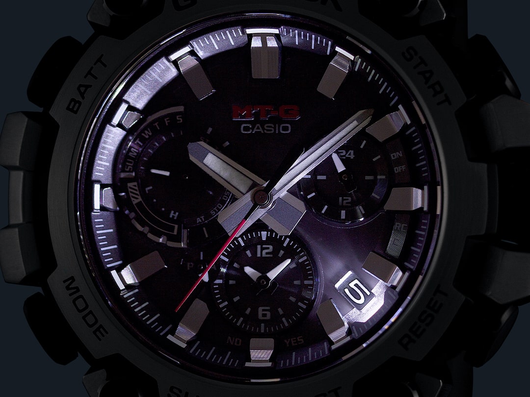 LED Licht im Gehäuse der MTG-B3000 Armbanduhr