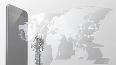 Illustration eines Smartphones, eines Funkturms und einer Weltkarte mit Zifferblättern