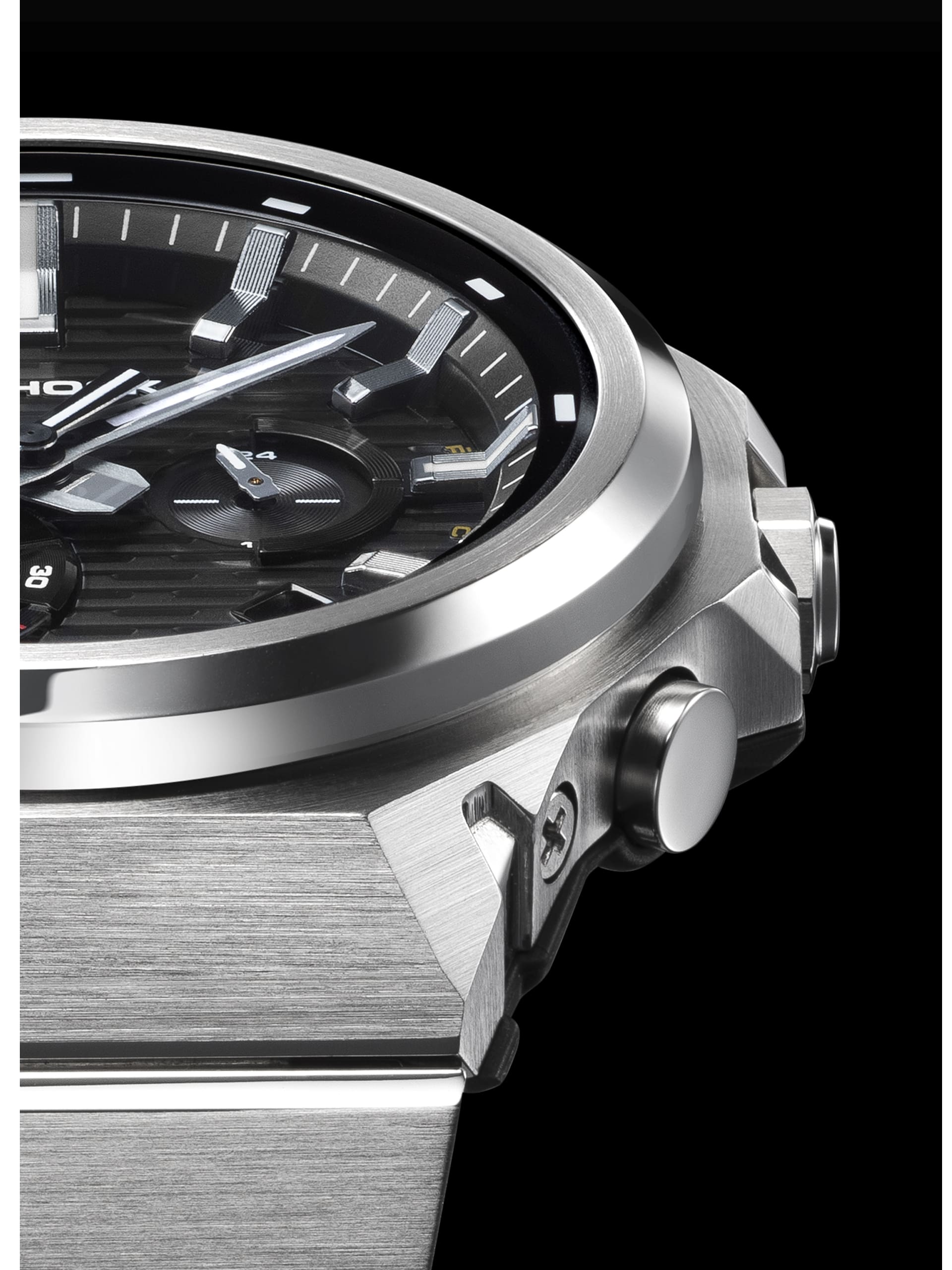 Close-Up of the round bezel