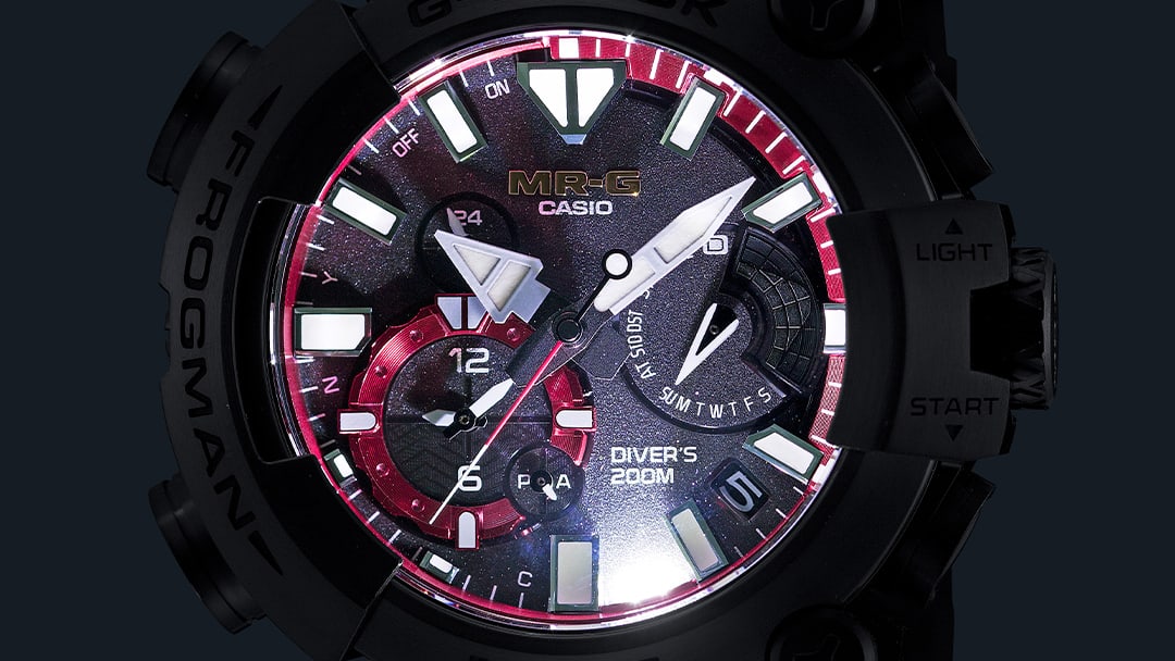 The illuminated dial that glows in the dark