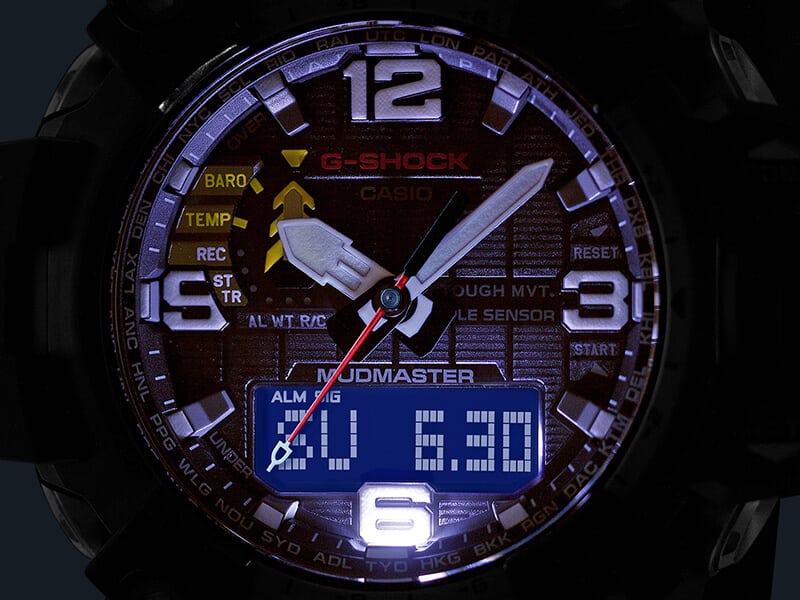The illuminated dial in the dark