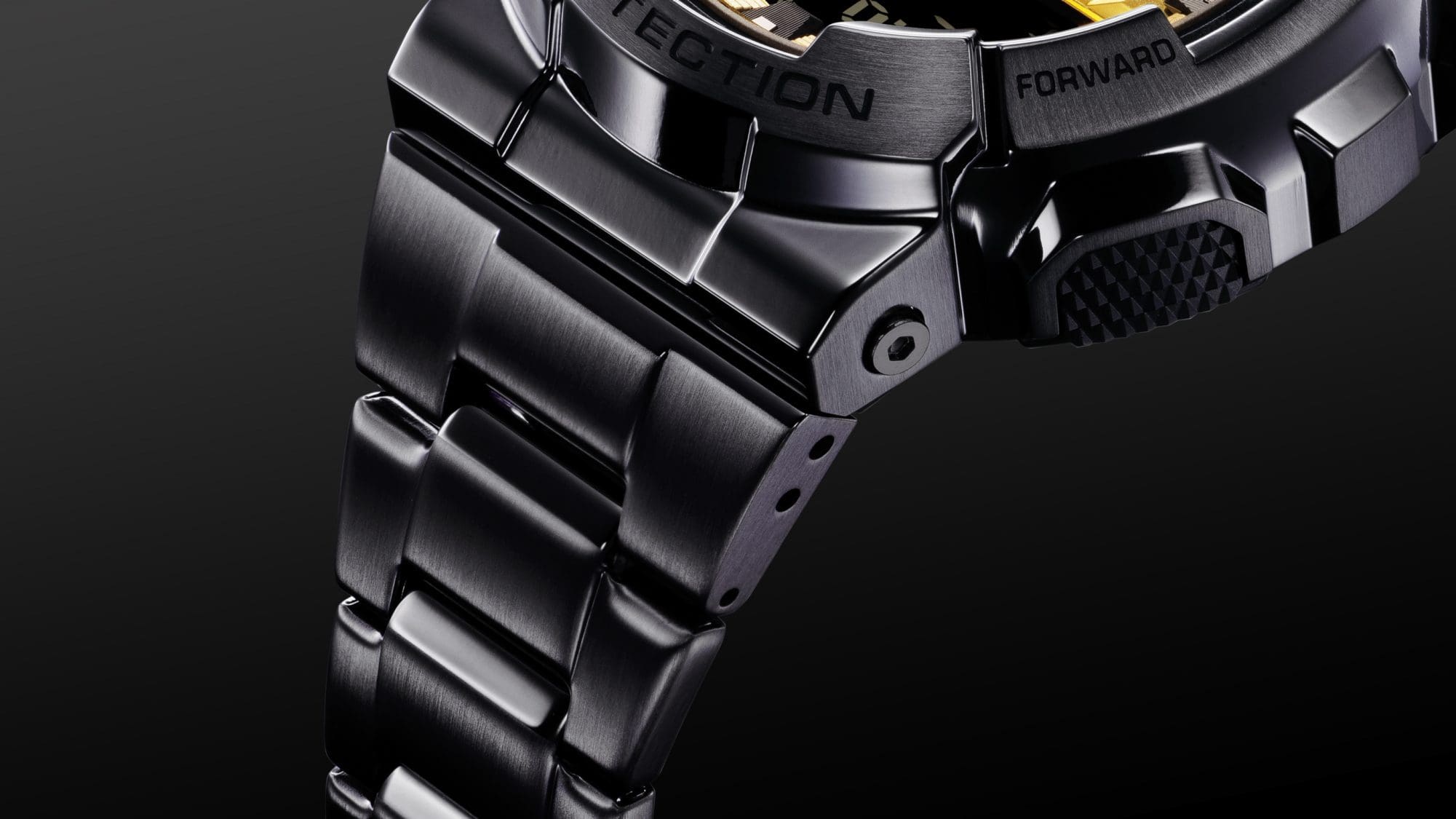 Close up of the metal band of the G-SHOCK GM110 men’s big face watches denoting strength in design Close up of the metal band of the G-SHOCK GM110 men’s big face watches denoting strength in design