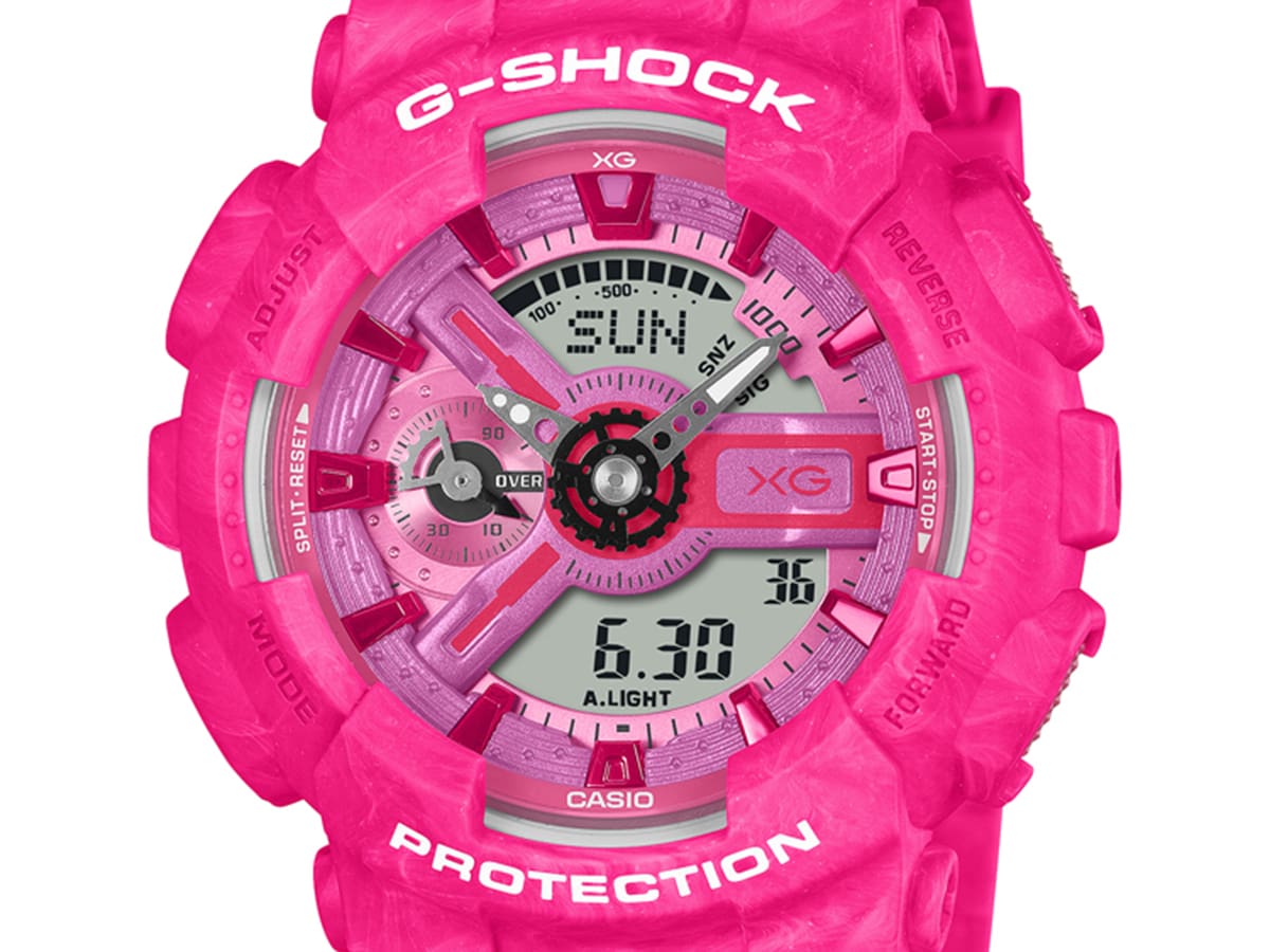 G-SHOCK GMA-S110XG close-up photo.
