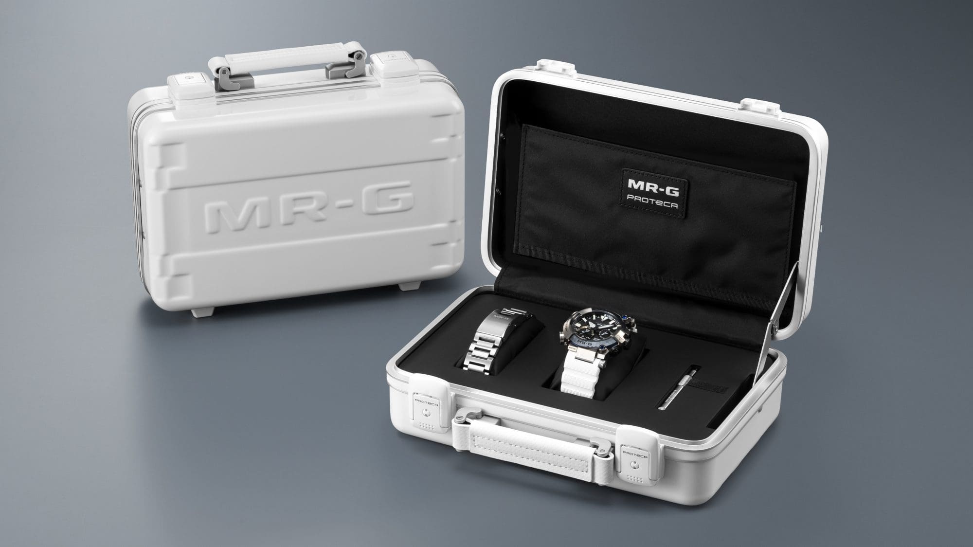 Special Edition Package Photo of the MRG-BF1000EB Celebrating the 30th Anniversary of MR-G