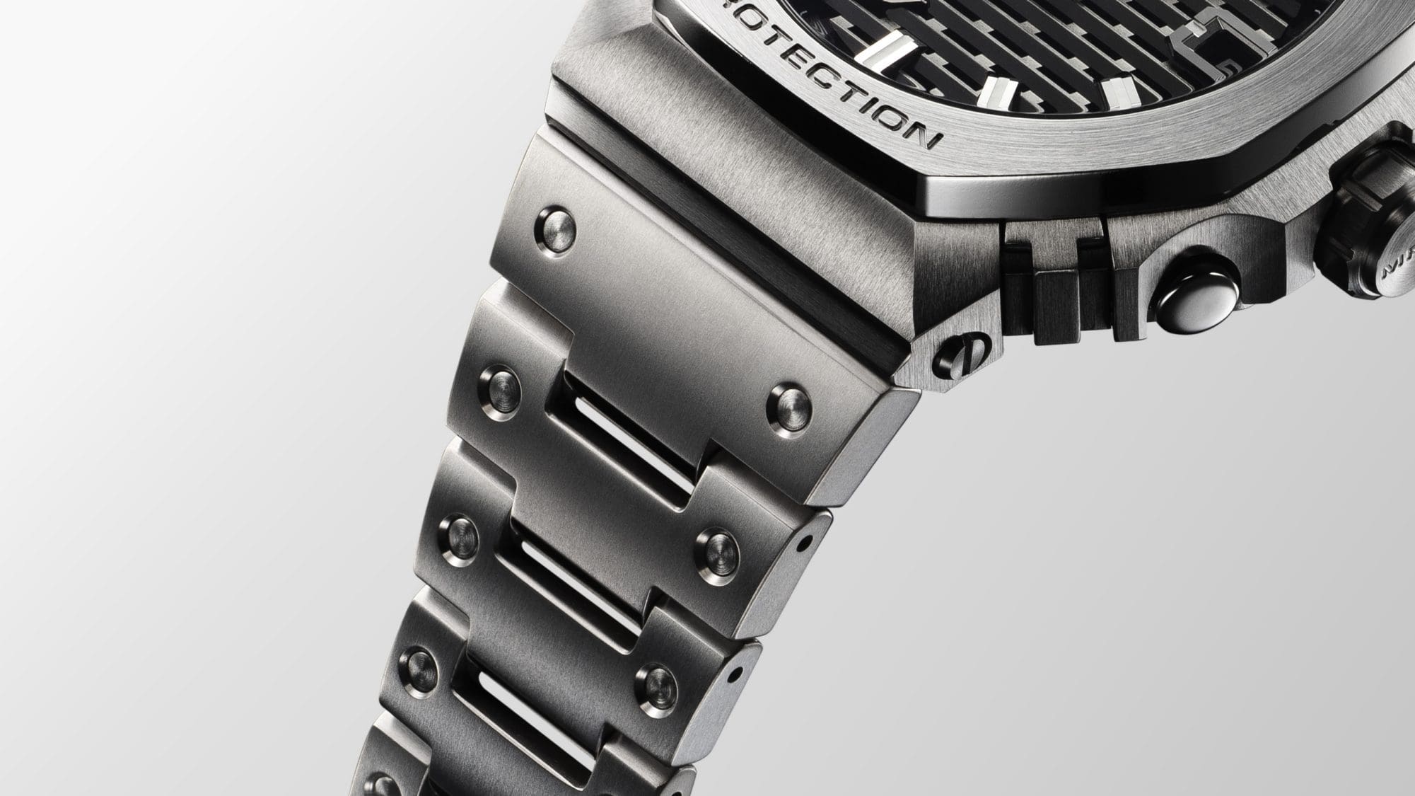 Full metal with refined beauty